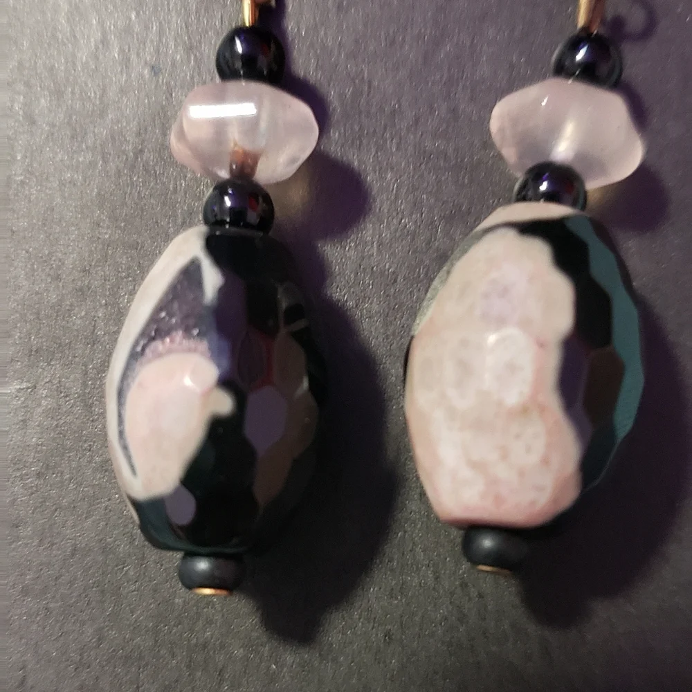 Elegant Black and Pink Beaded Necklace